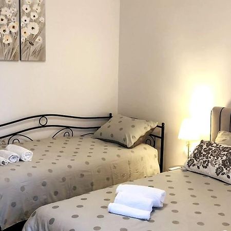 Lijepo Ureden Stan U Centru Grada Apartment Knin Exterior photo
