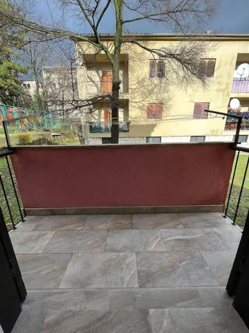 Lijepo Ureden Stan U Centru Grada Apartment Knin Exterior photo