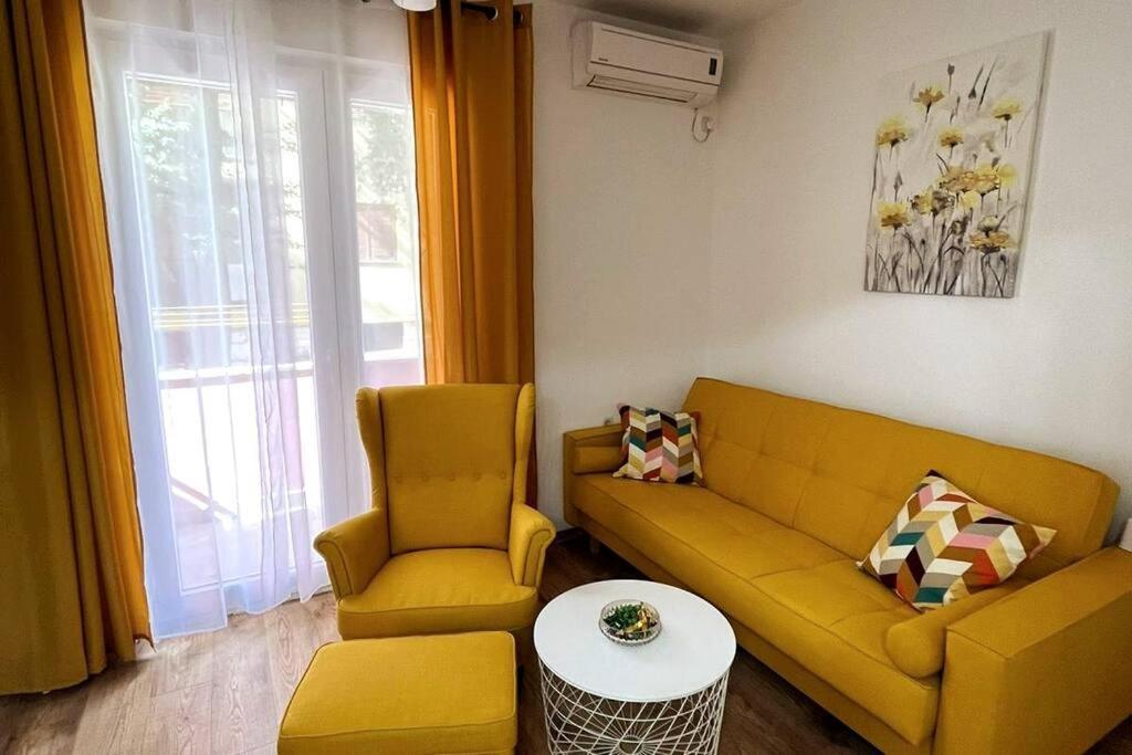 Lijepo Ureden Stan U Centru Grada Apartment Knin Exterior photo
